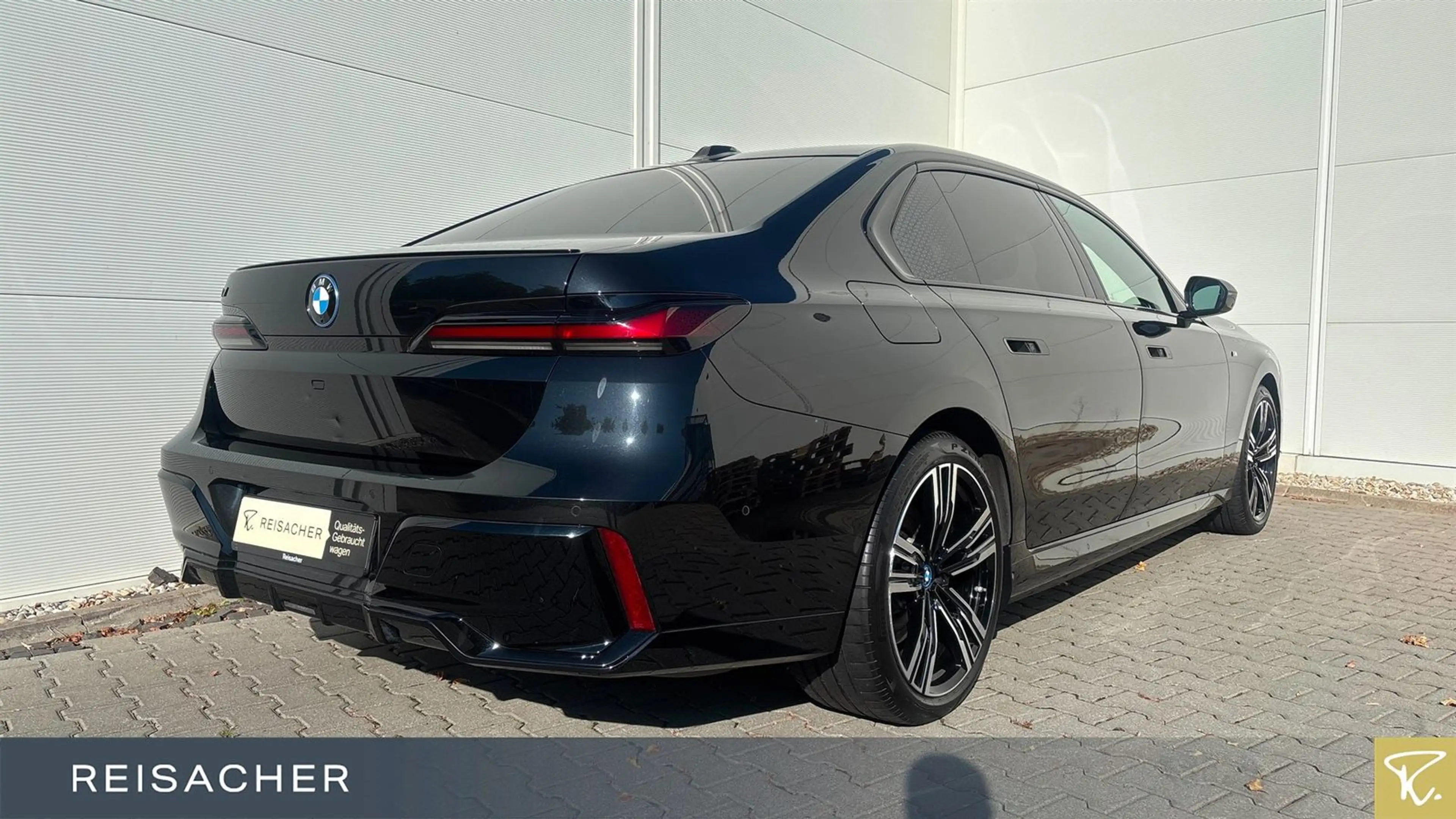 BMW i7 xDive60 M Sport Pro,Executive Lounge — photo 2