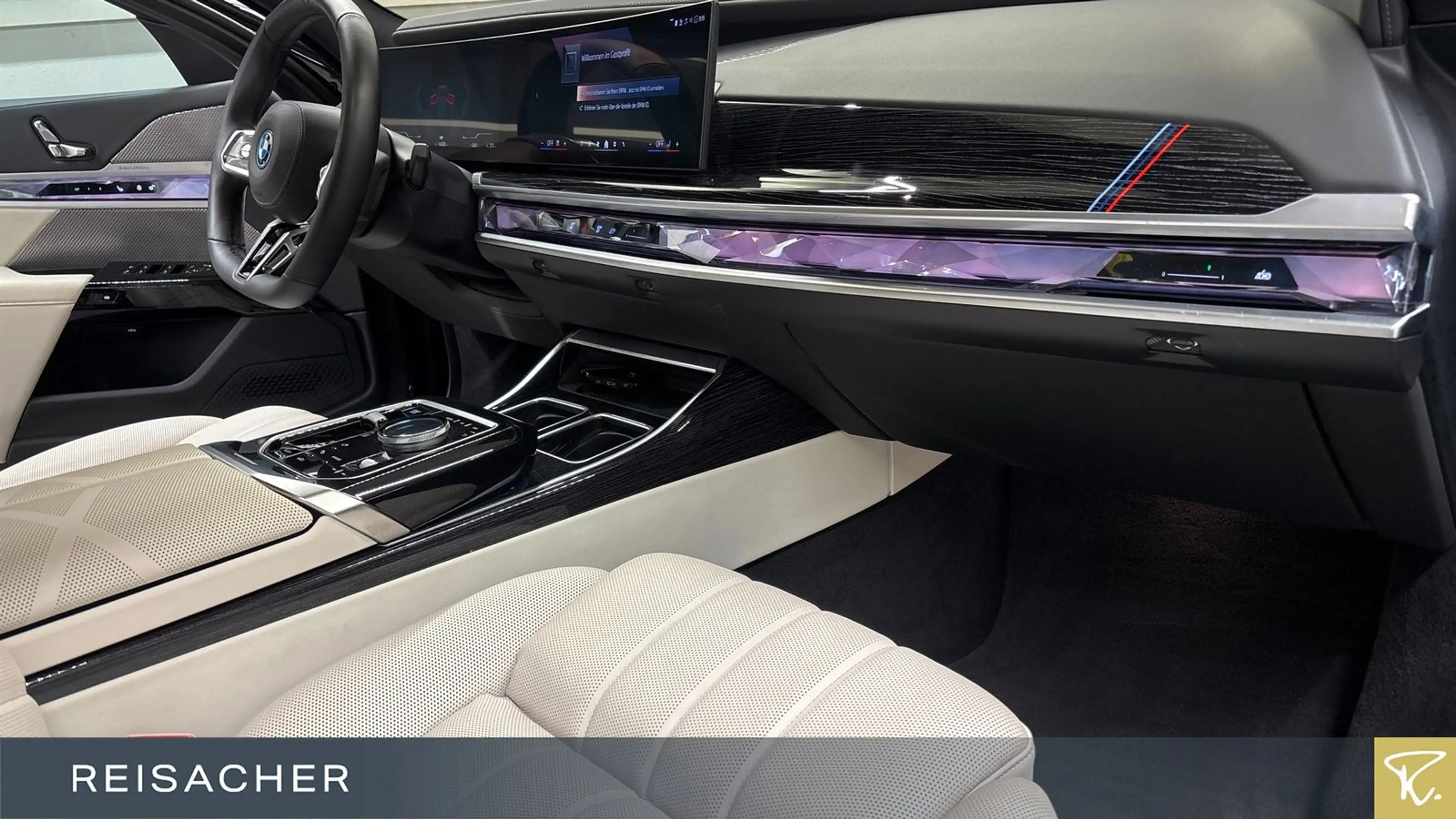 BMW i7 xDive60 M Sport Pro,Executive Lounge — photo 13