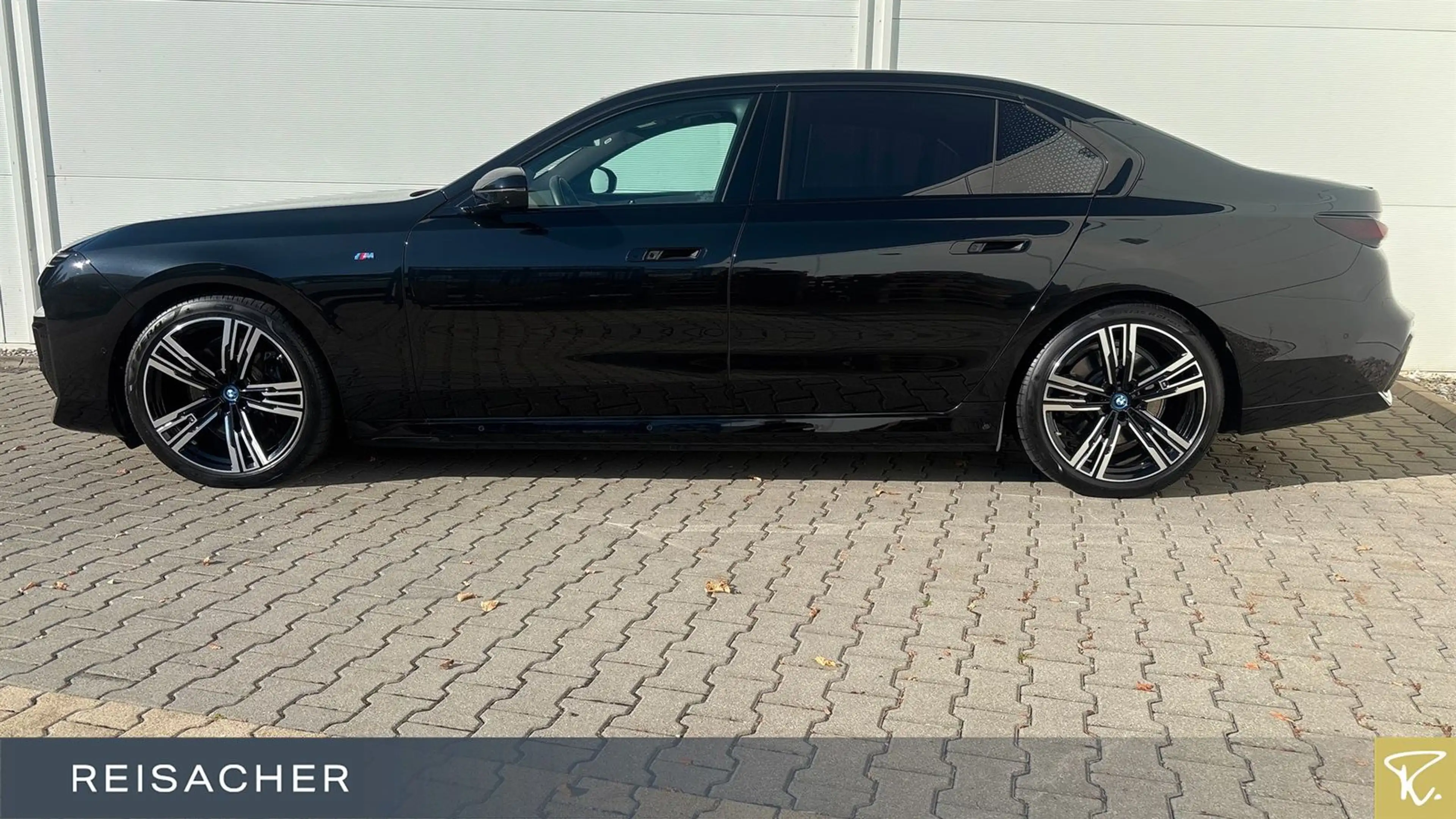 BMW i7 xDive60 M Sport Pro,Executive Lounge — photo 9