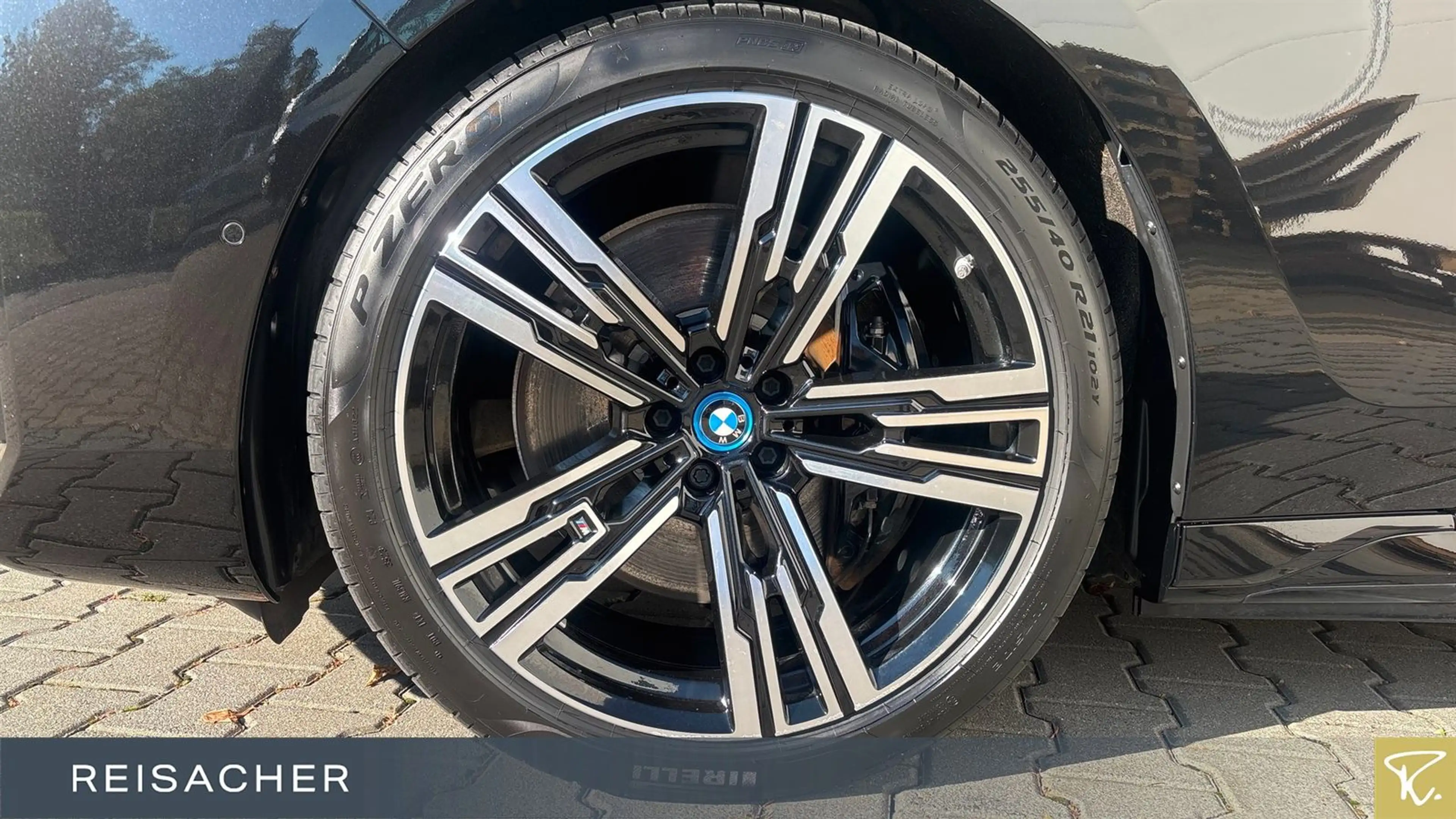 BMW i7 xDive60 M Sport Pro,Executive Lounge — photo 3