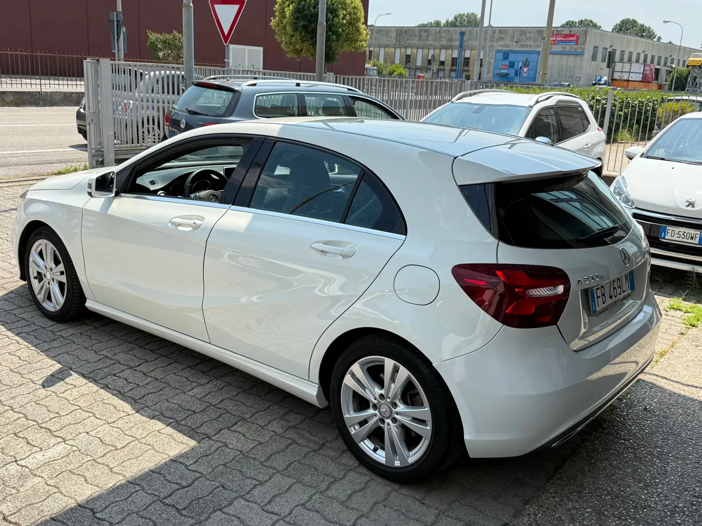 Mercedes-Benz A 200 A 200 d Sport Force 4matic auto Weiß - 2