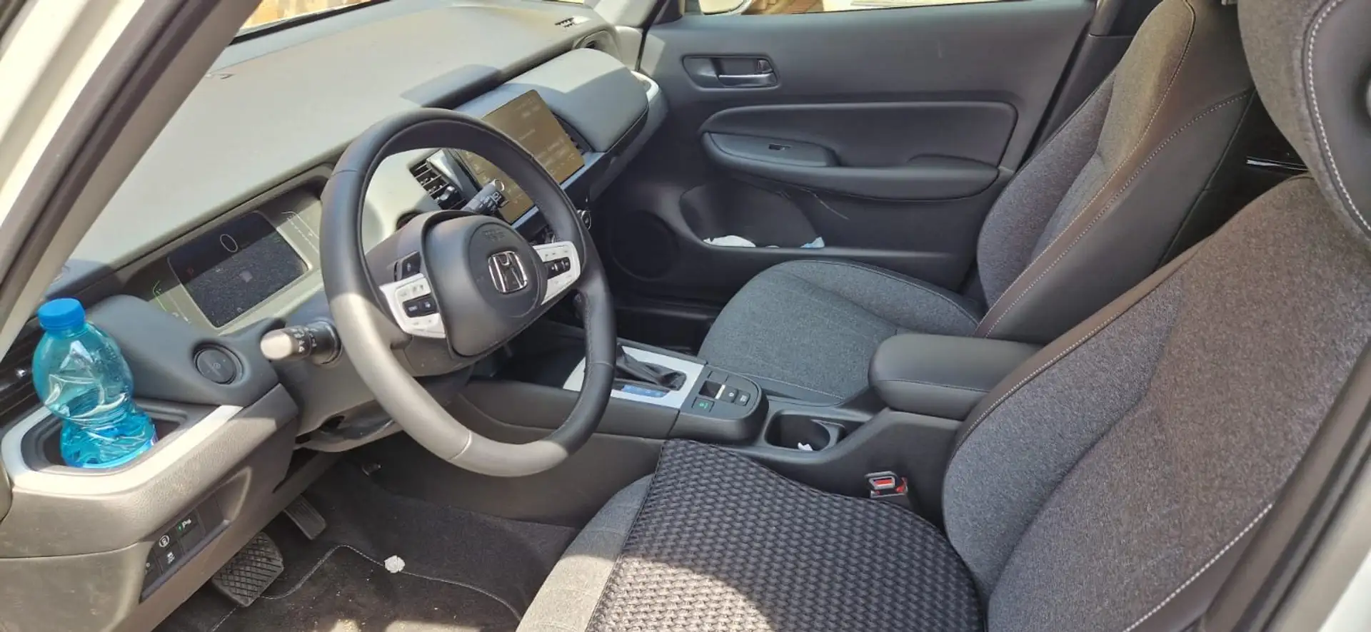 Honda Jazz Jazz+IV+2021+1.5+hev+Executive+ecvt Bílá - 2