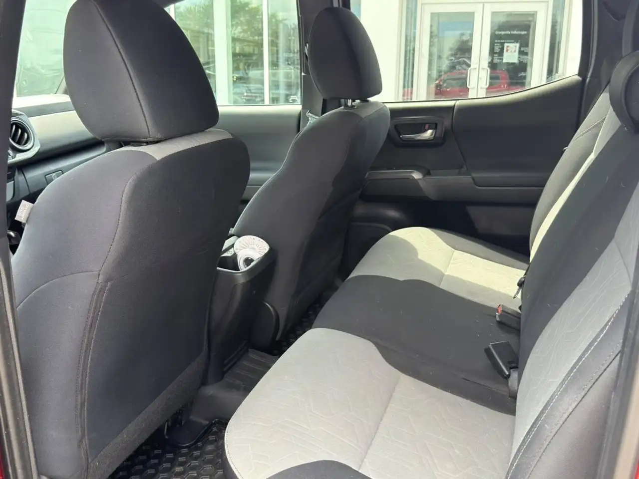 Toyota Tacoma снимка Toyota Tacoma