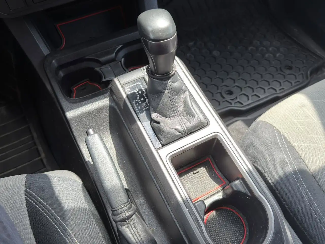 Toyota Tacoma снимка Toyota Tacoma