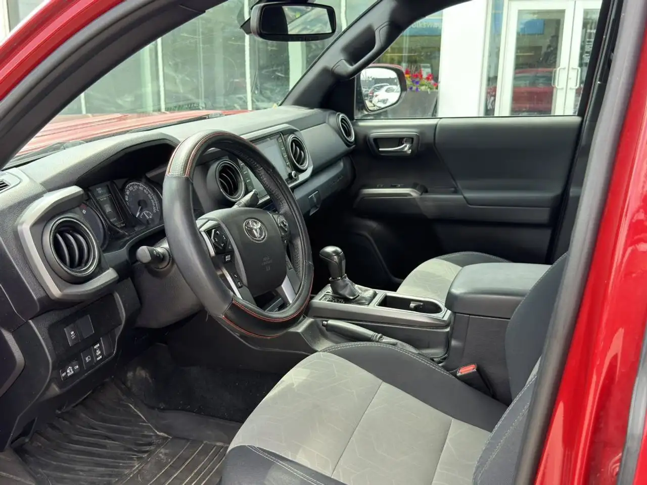 Toyota Tacoma снимка Toyota Tacoma