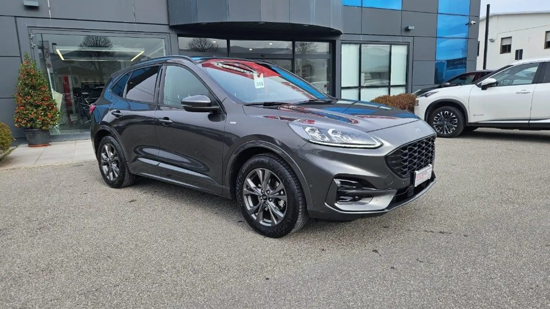 Ford Kuga 1.5 EcoBoost 150 CV 2WD ST-Line X Grijs - 2