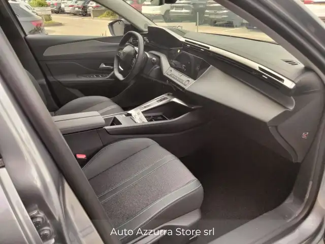 Peugeot 308 view 8