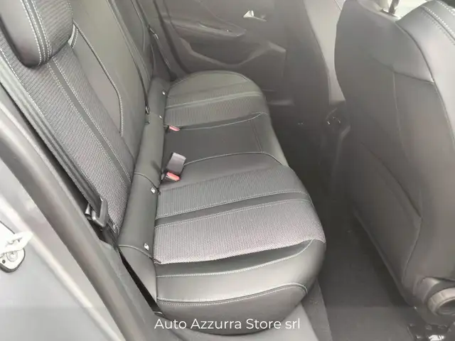 Peugeot 308 view 11