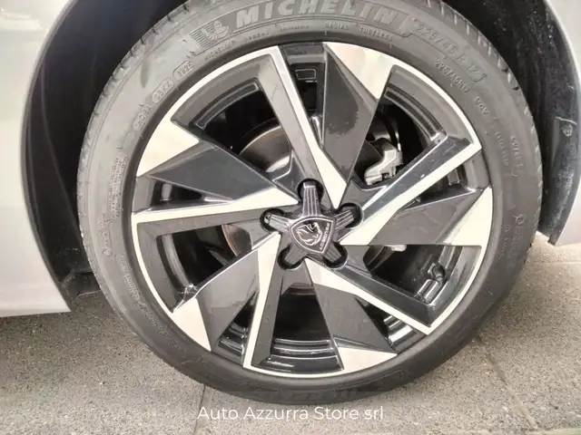 Peugeot 308 view 7
