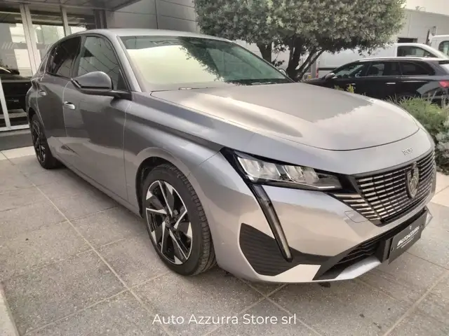 Peugeot 308 view 3