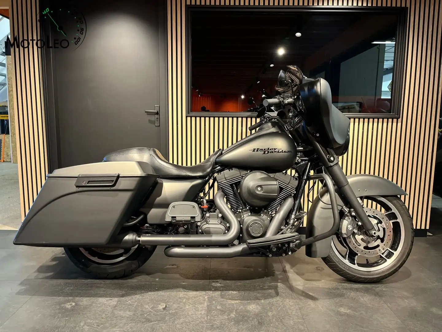 Harley-Davidson Street Glide Grijs - 1