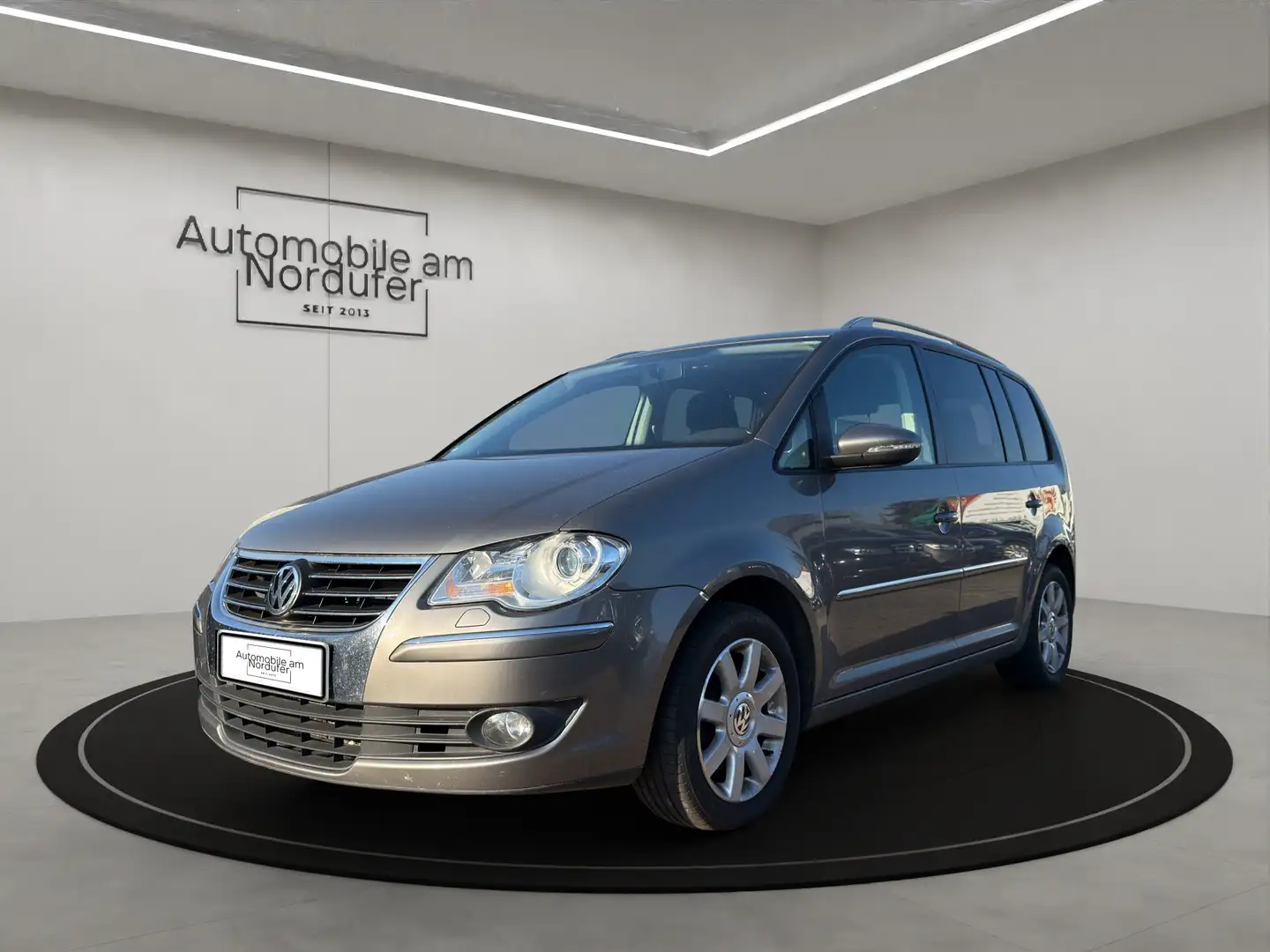 Volkswagen Touran 1.4 TSI Highline-2Hand-Scheckheft-AHK-Tempomat Grau - 1