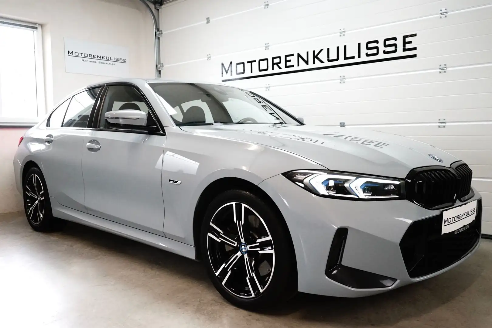 BMW 320 e M Sport Aut. - Widescreen - LC Plus Grau - 2