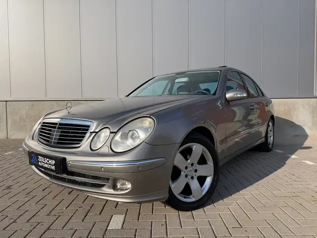Mercedes-Benz E 350 Avantgarde 4-Matic PANO|DISTRONIC +|NAVI|KEYLES|PD