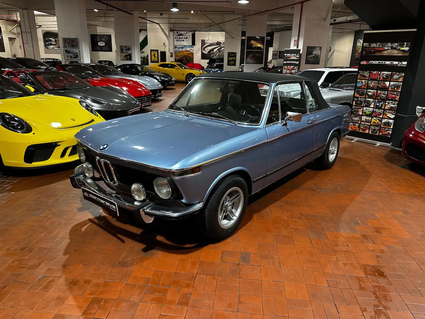 BMW 2002 baur Синій - 1