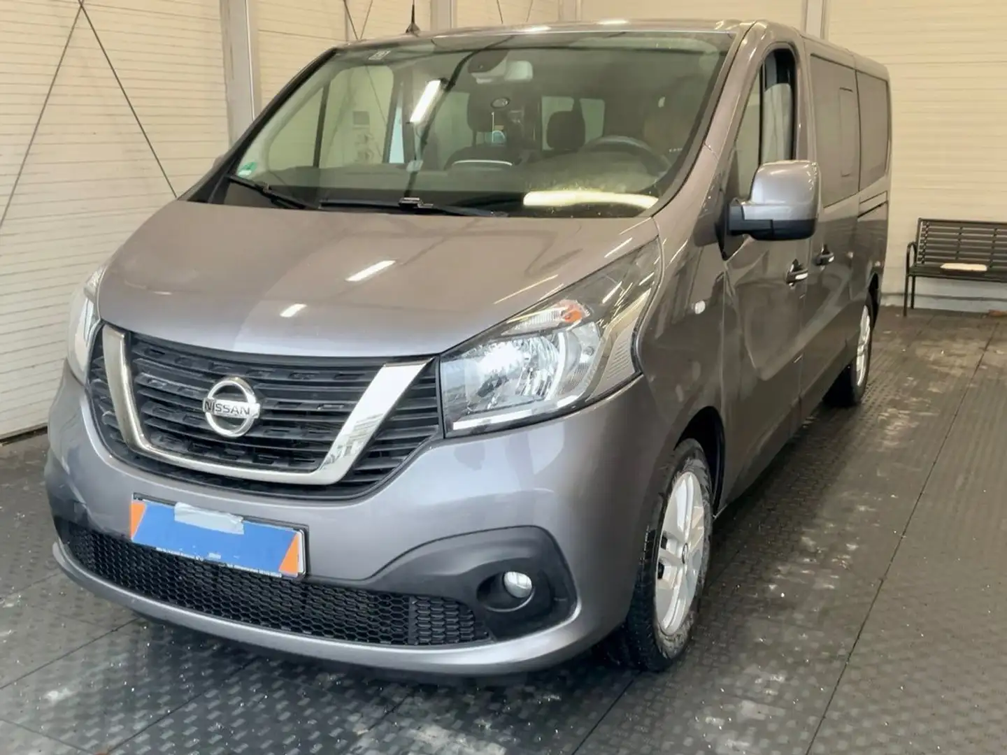 Nissan NV300 2.0 D L2H1 PREMIUM AUT 8-SITZER NAVI CAM Gris - 2