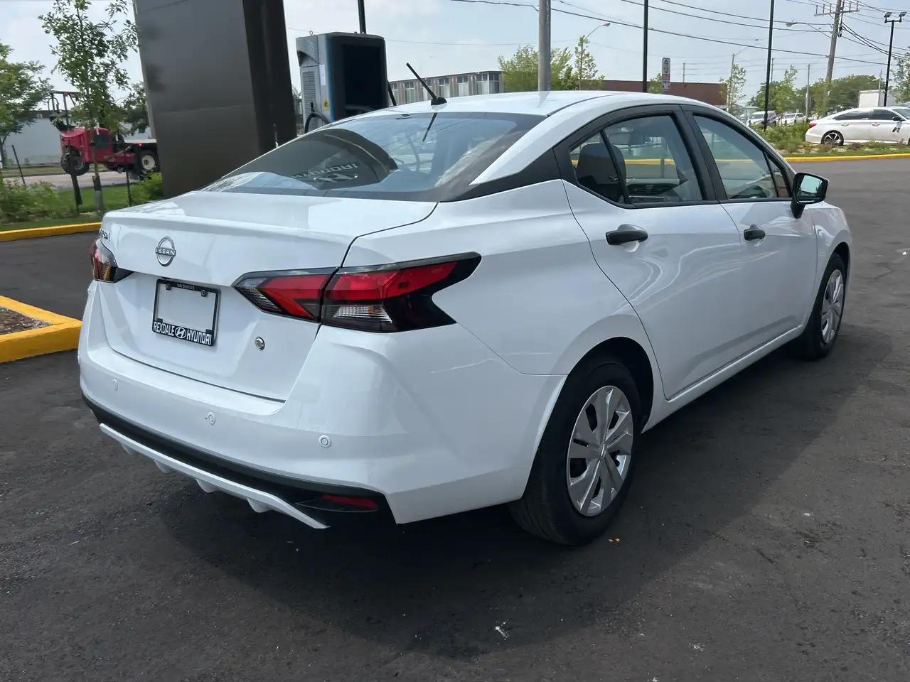 Nissan Versa снимка Nissan Versa
