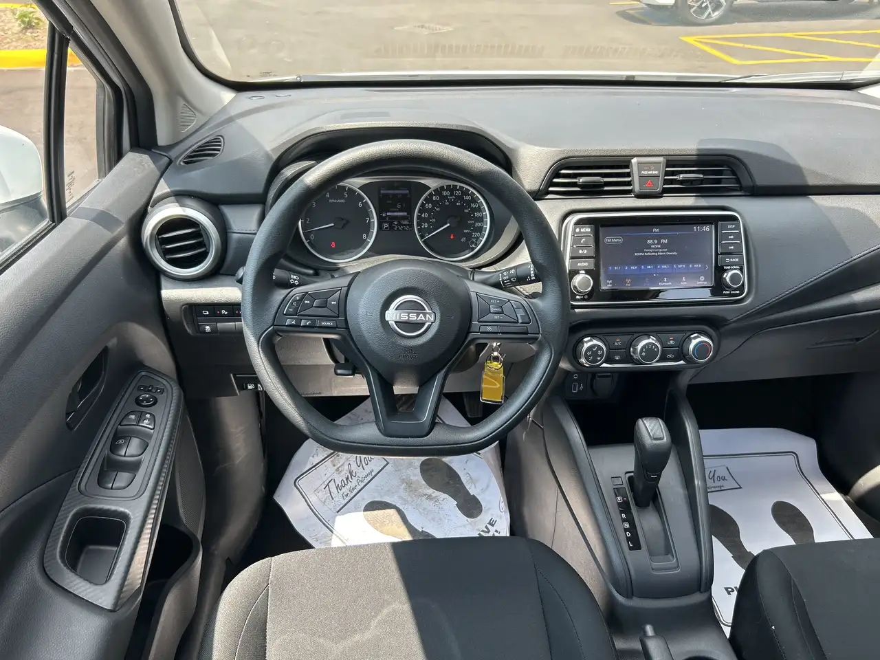 Nissan Versa снимка Nissan Versa