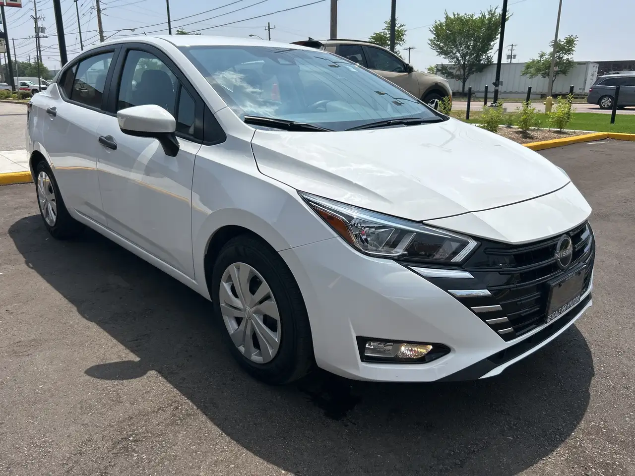 Nissan Versa снимка Nissan Versa