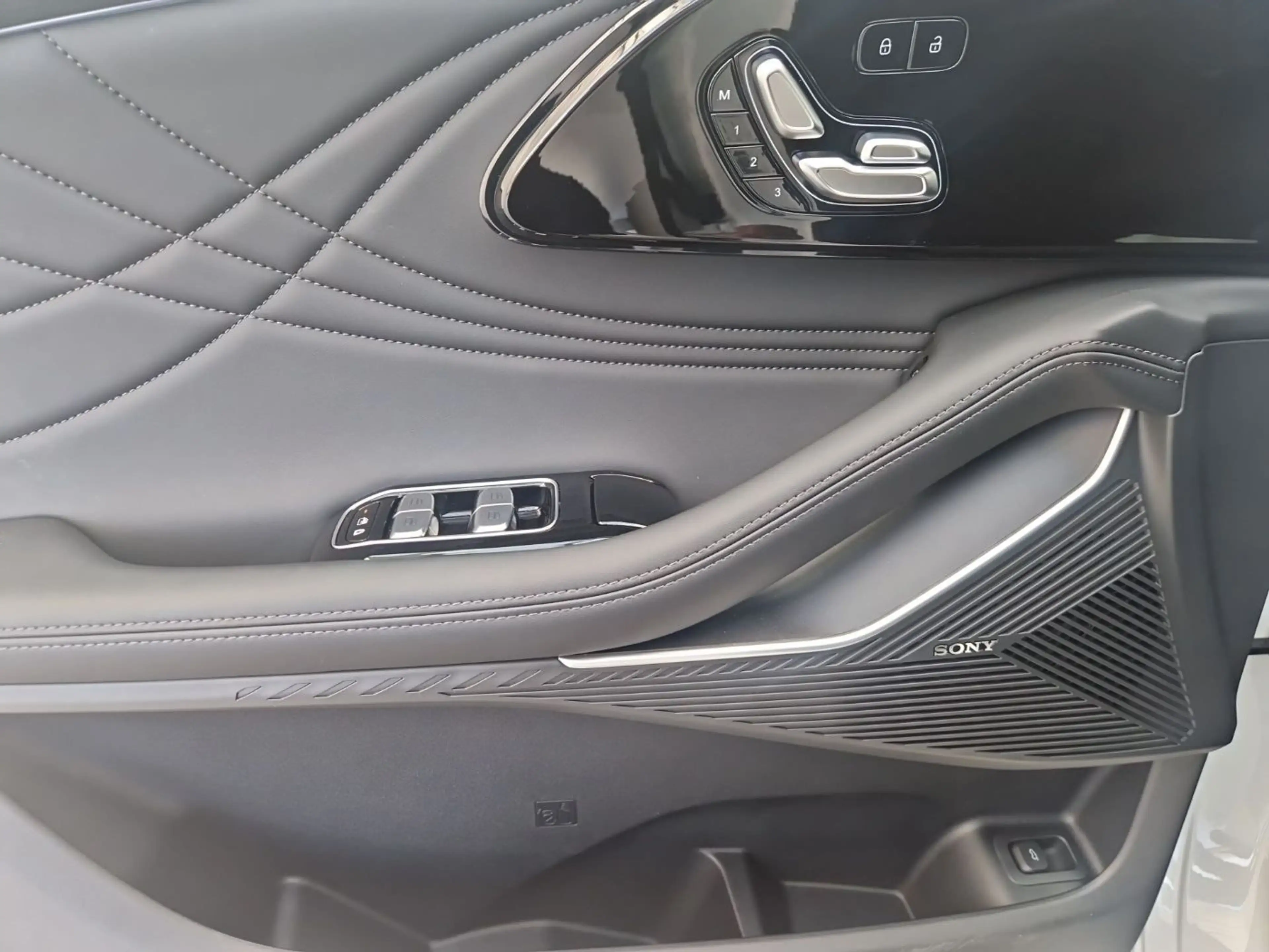 Omoda 9 PHEV 360 4xElSitz 4xSHZ ACC AUT Bel.Sitz HUD — photo 14