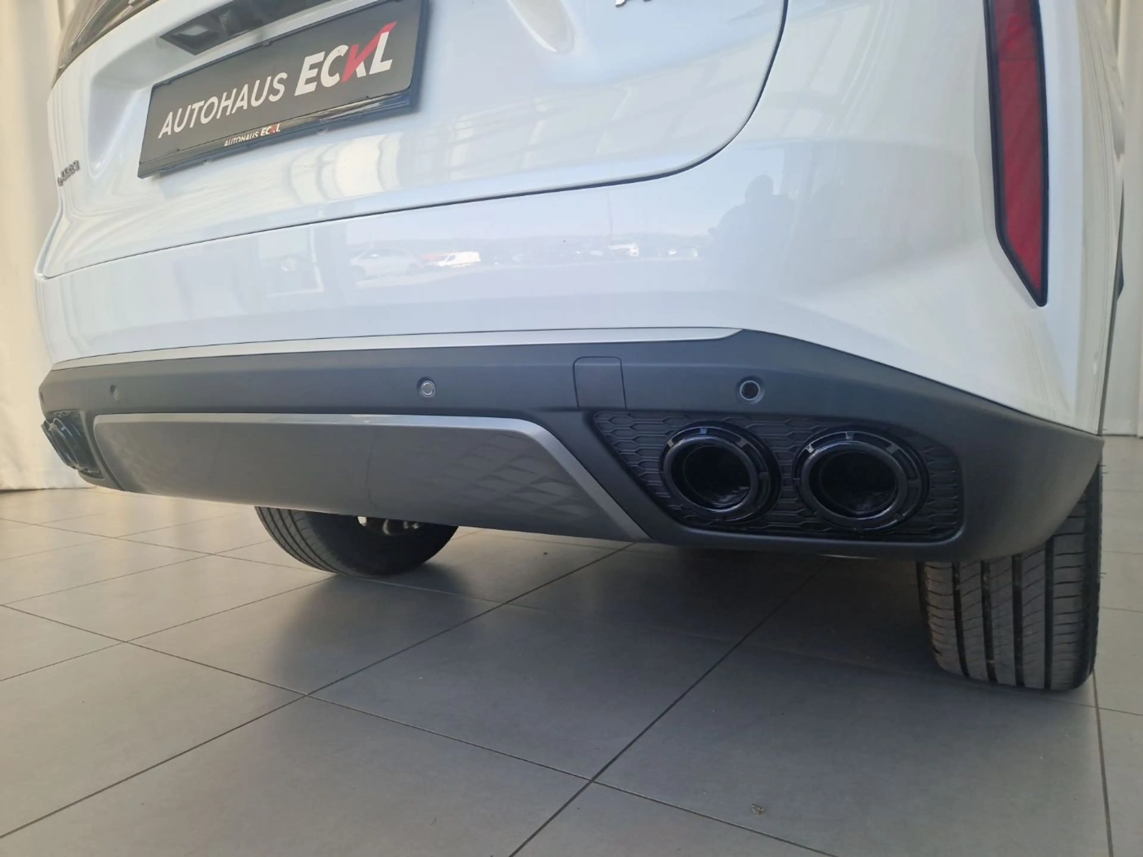 Omoda 9 PHEV 360 4xElSitz 4xSHZ ACC AUT Bel.Sitz HUD — photo 12
