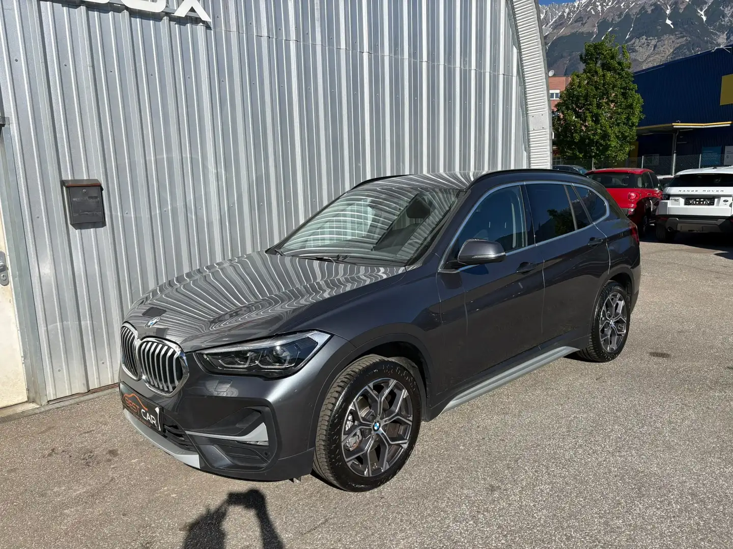BMW X1 xDrive18d Aut. Grau - 1