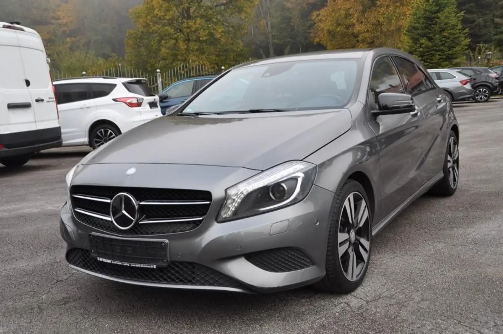Mercedes-Benz A 200 CDI BlueEF Urban *Xenon*Navi*18" LMR* Gris - 2