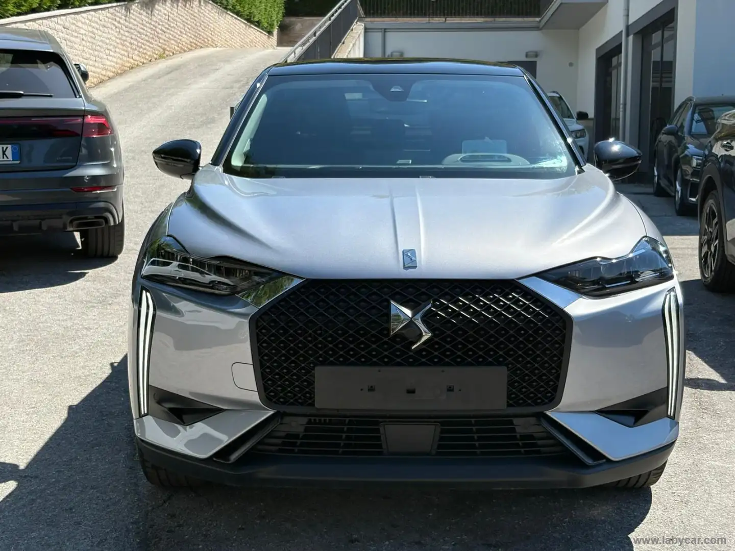 DS Automobiles DS 3 Crossback DS 3 PureTech 100 Bastille Business Grau - 2