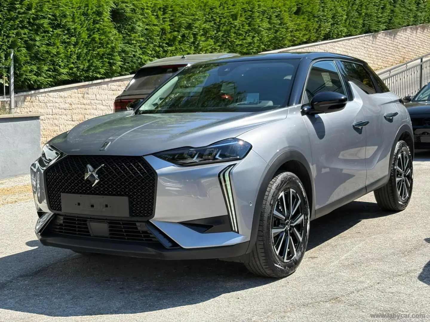 DS Automobiles DS 3 Crossback DS 3 PureTech 100 Bastille Business Grau - 1
