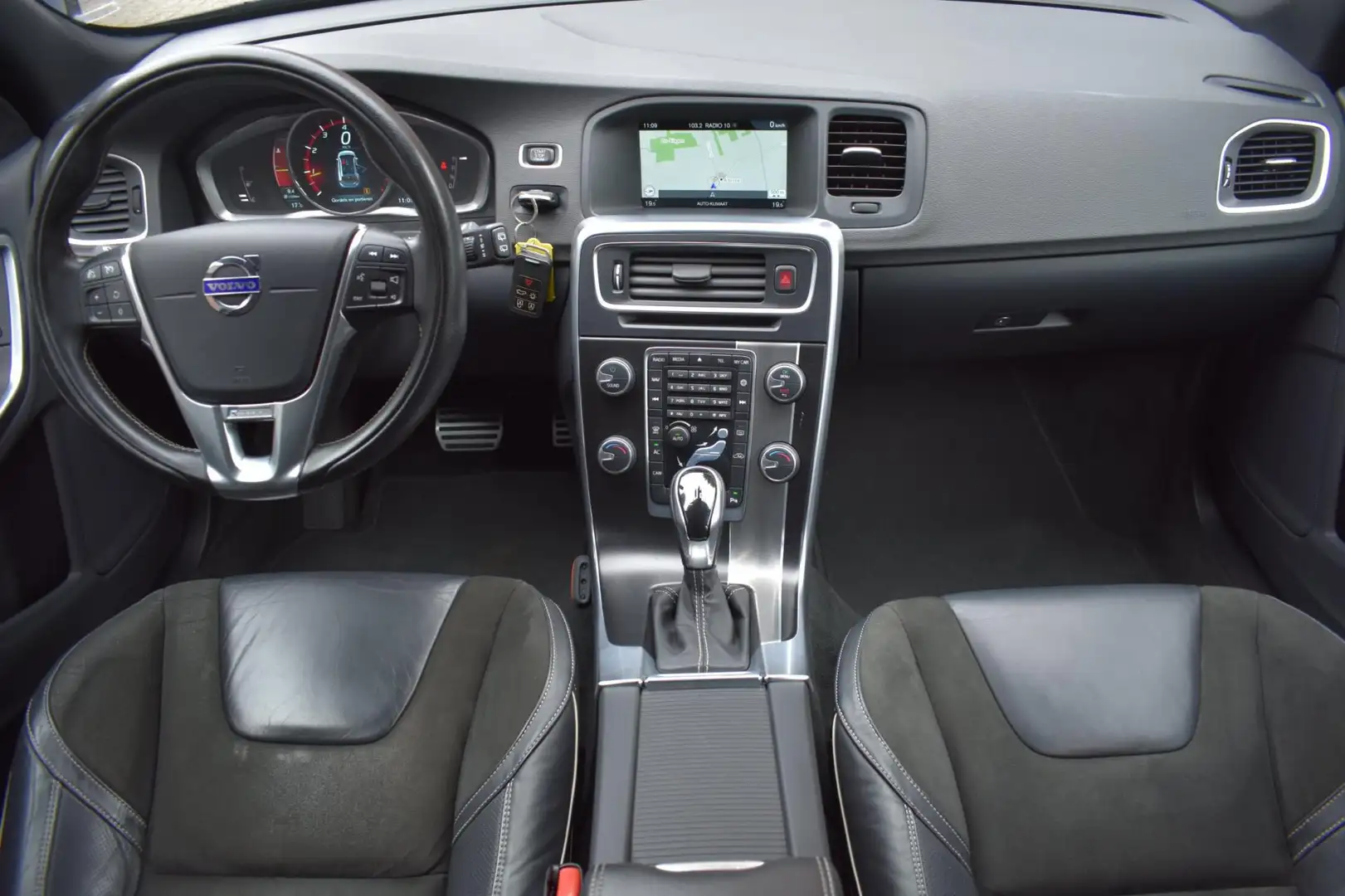 Volvo V60 1.6 T3 R-Design '14 Xenon Clima Navi Cruise Inruil Noir - 2