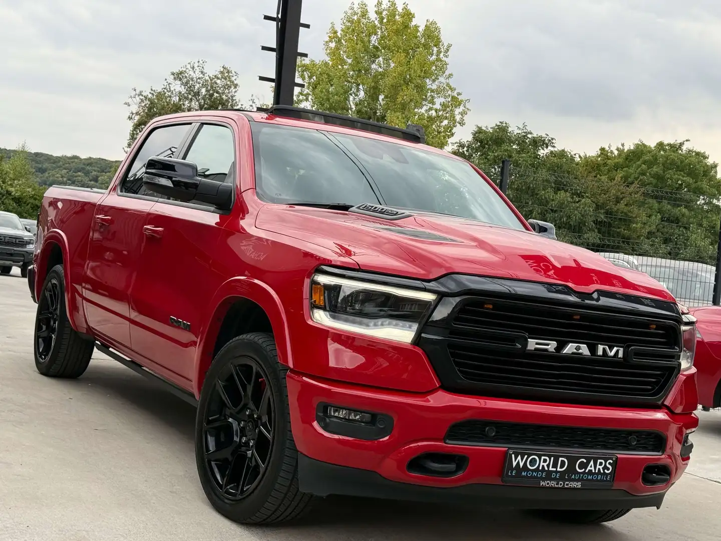 Dodge RAM 5.7i LPG LARAMIE SPORT TVAC*BTWIN TOIT PANO DISTRO Rouge - 2
