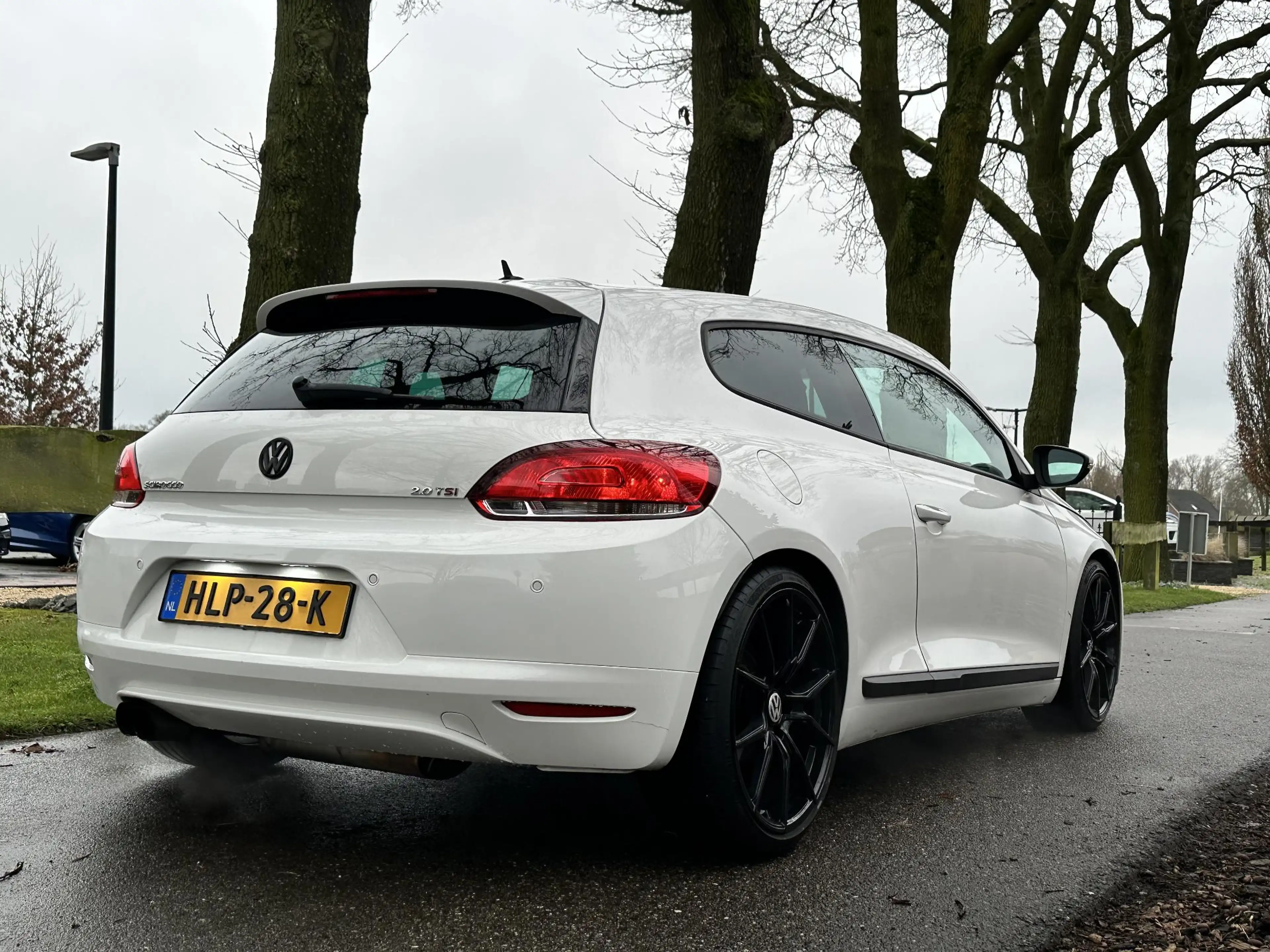 Volkswagen Scirocco 2.0 TSI — photo 11