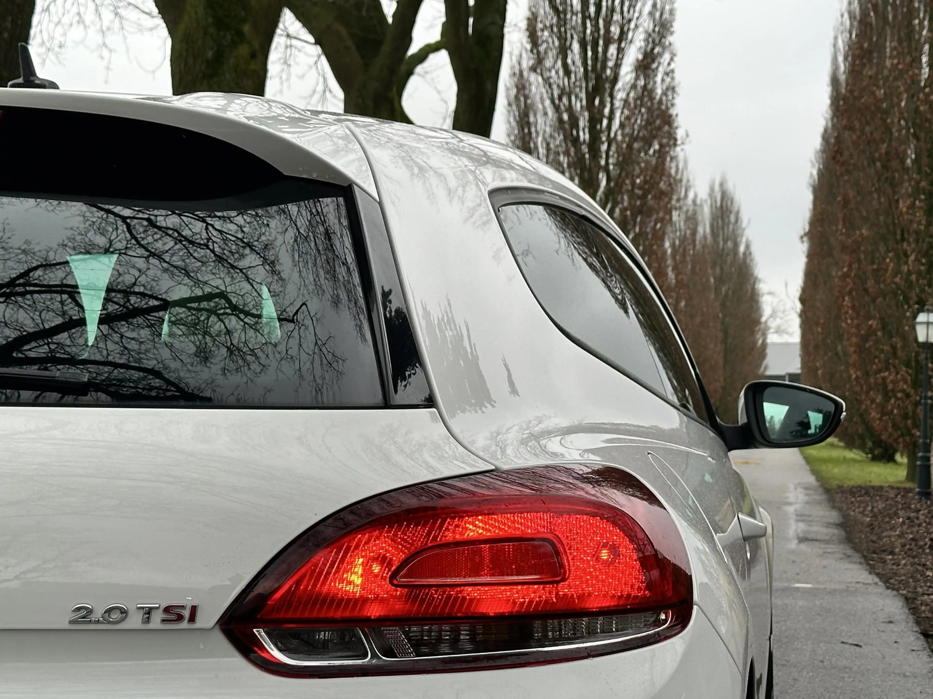 Volkswagen Scirocco 2.0 TSI — photo 12