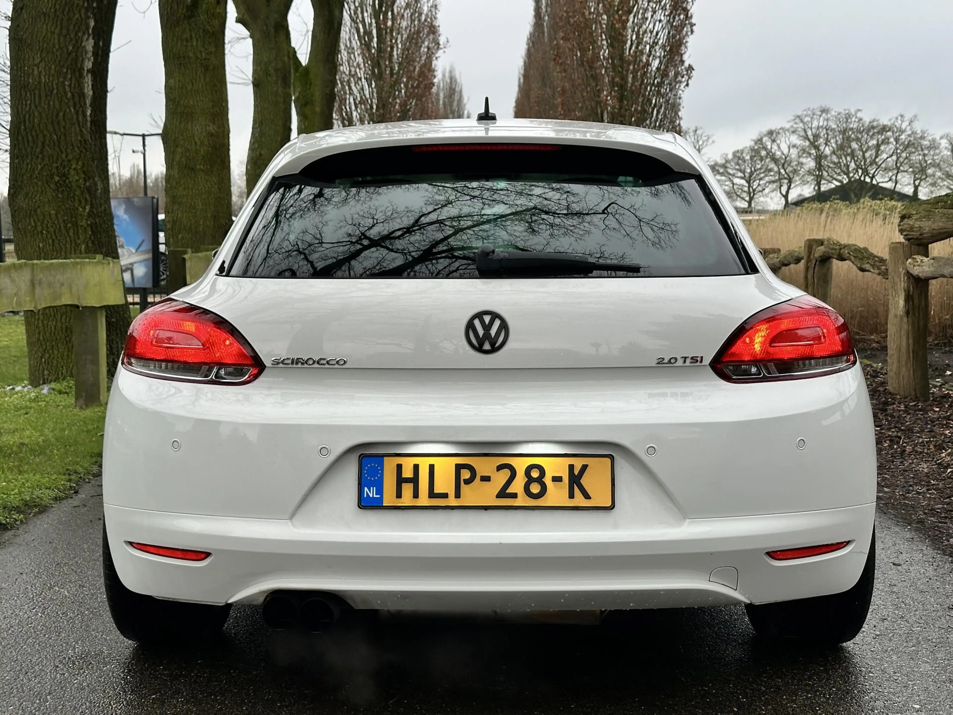 Volkswagen Scirocco 2.0 TSI — photo 9