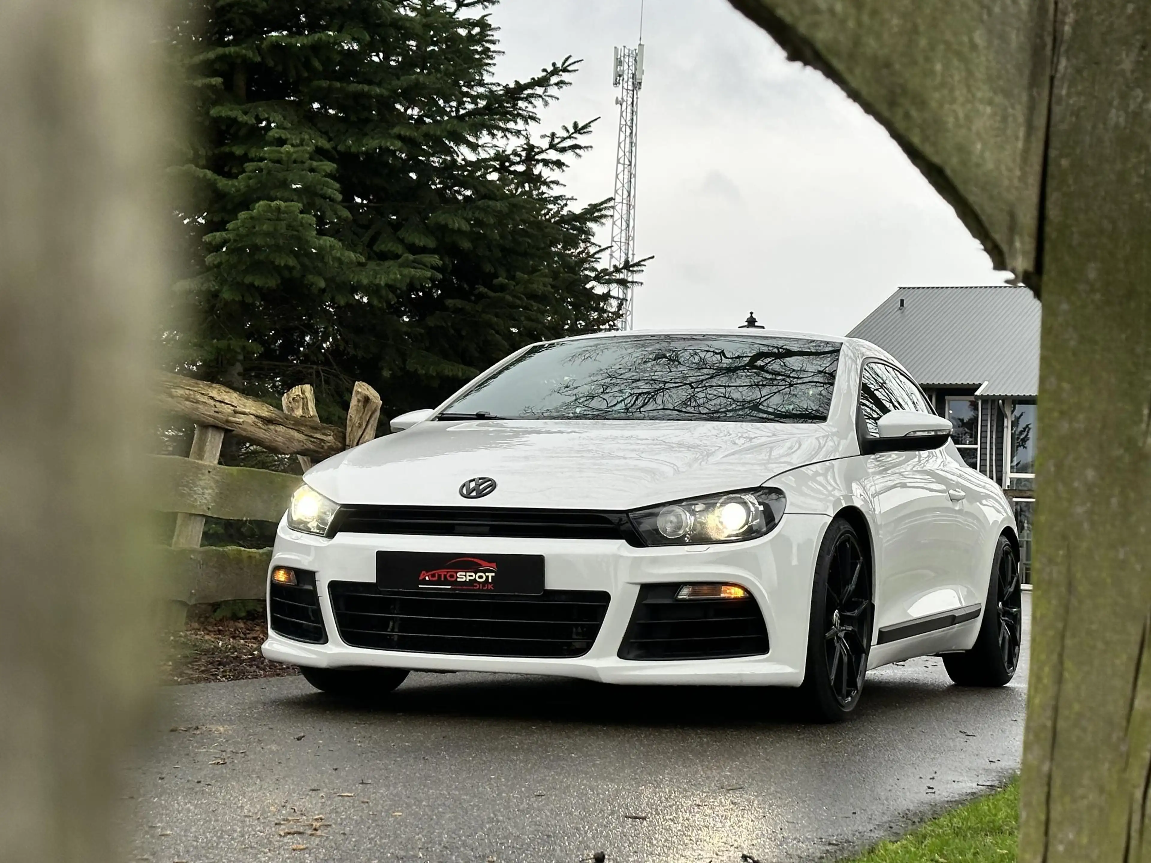 Volkswagen Scirocco 2.0 TSI — photo 14