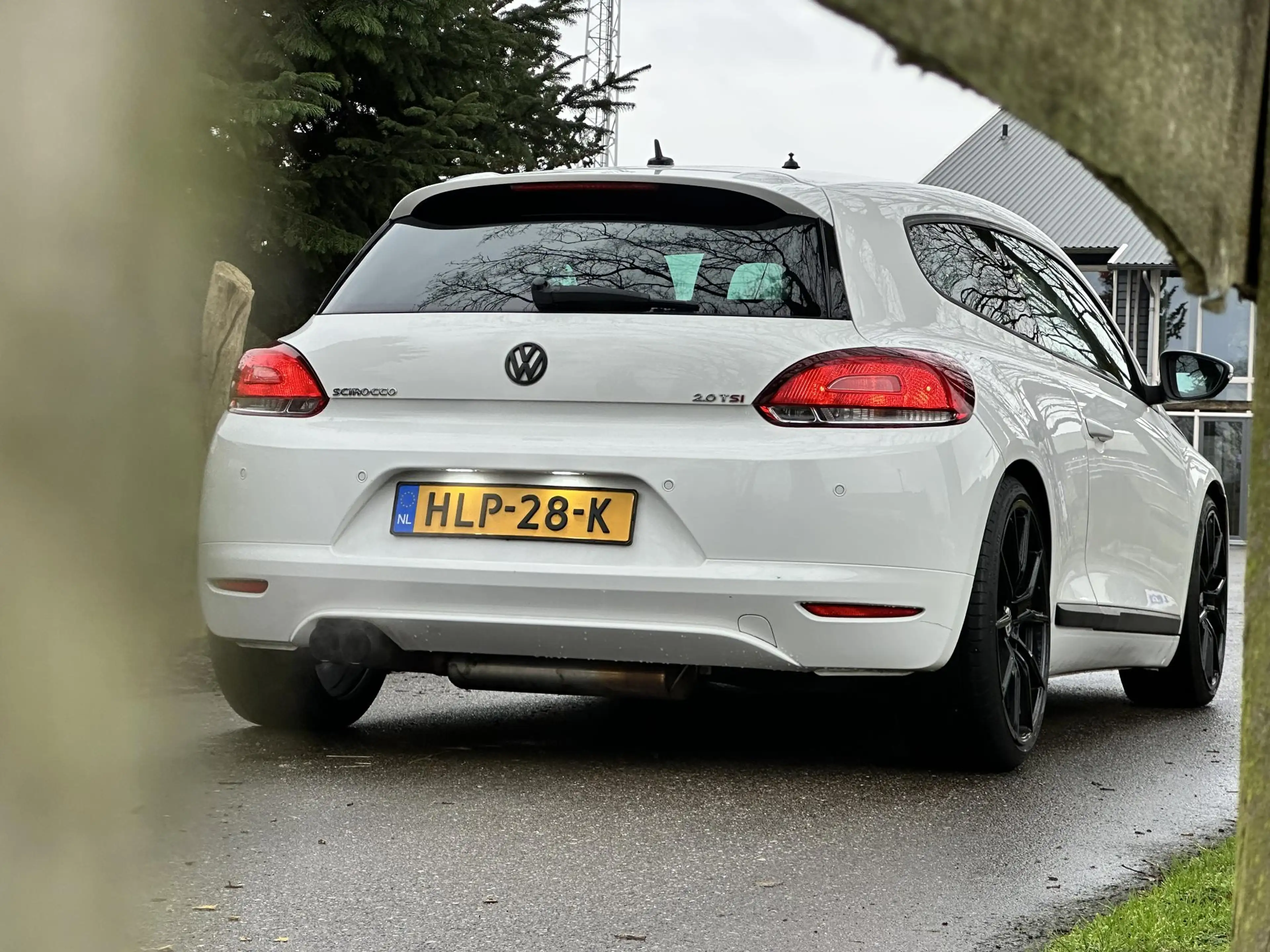 Volkswagen Scirocco 2.0 TSI — photo 8