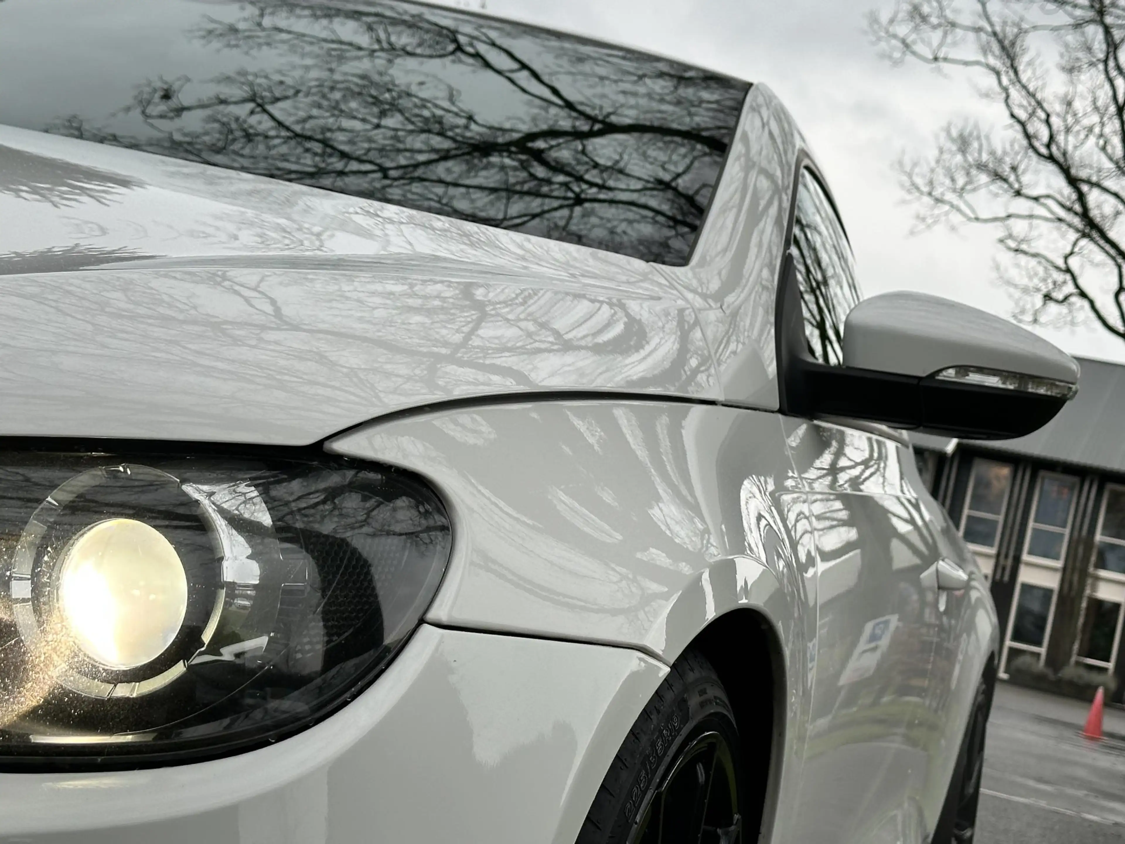 Volkswagen Scirocco 2.0 TSI — photo 13