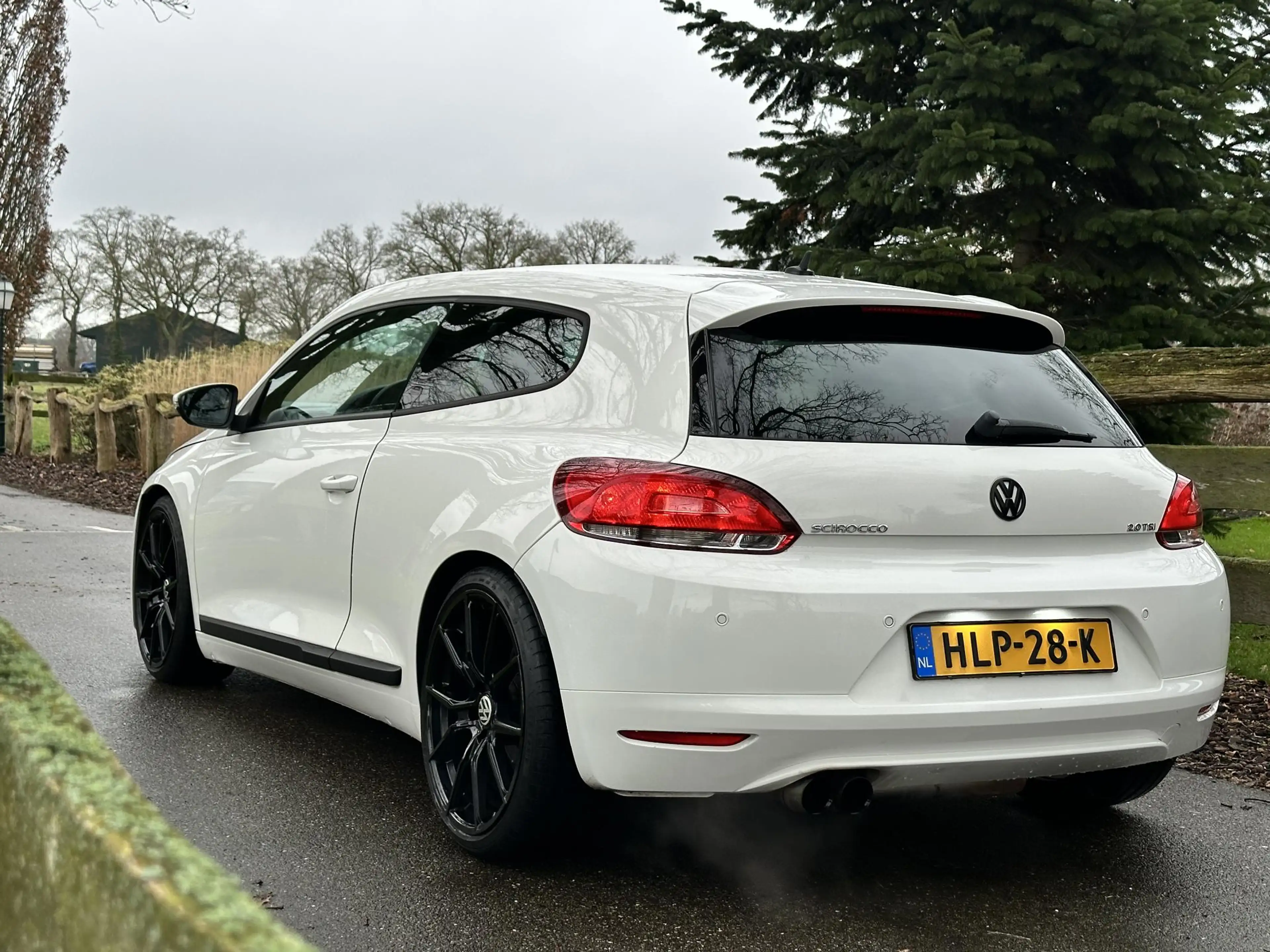 Volkswagen Scirocco 2.0 TSI — photo 10
