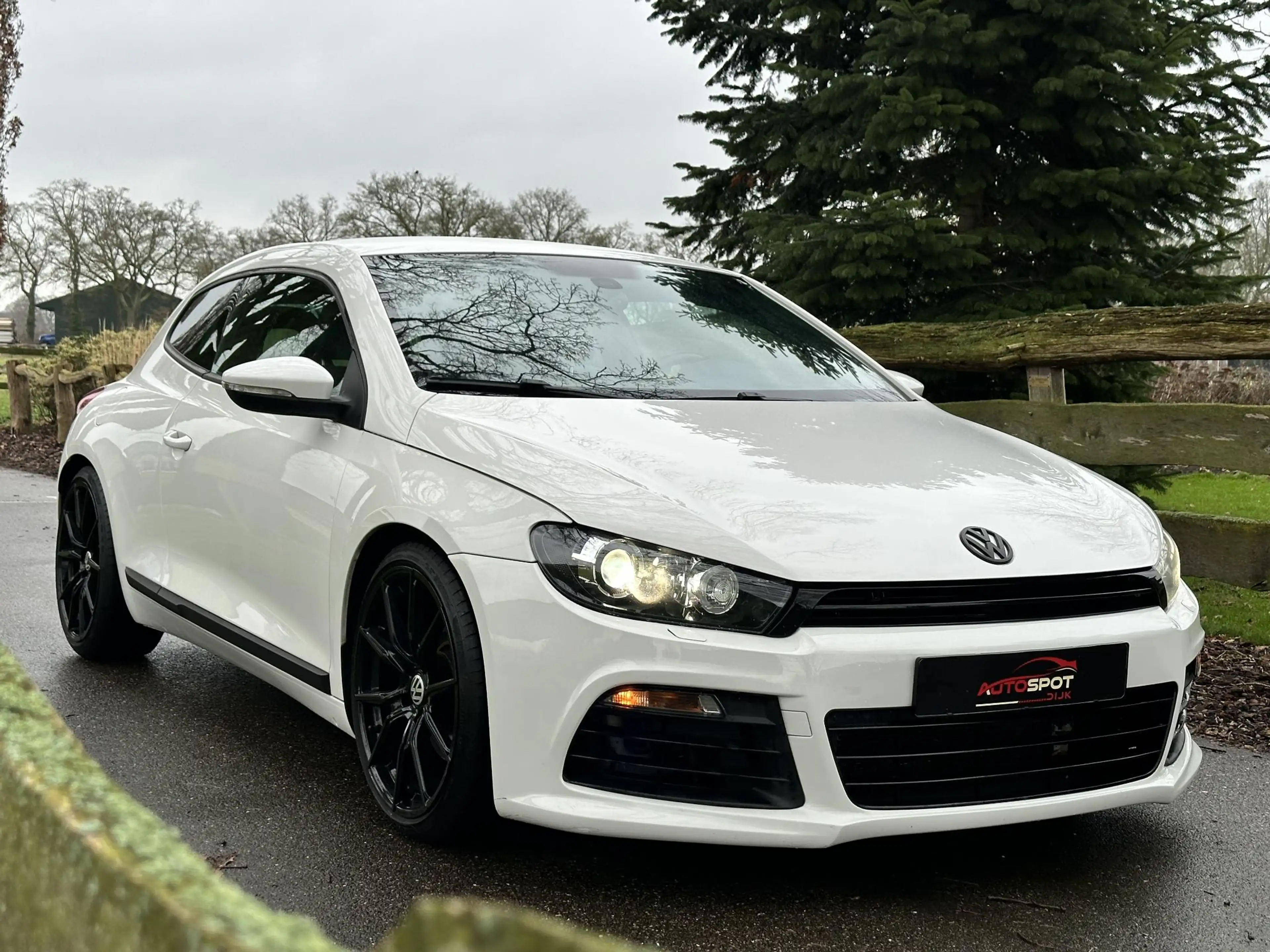 Volkswagen Scirocco 2.0 TSI — photo 6