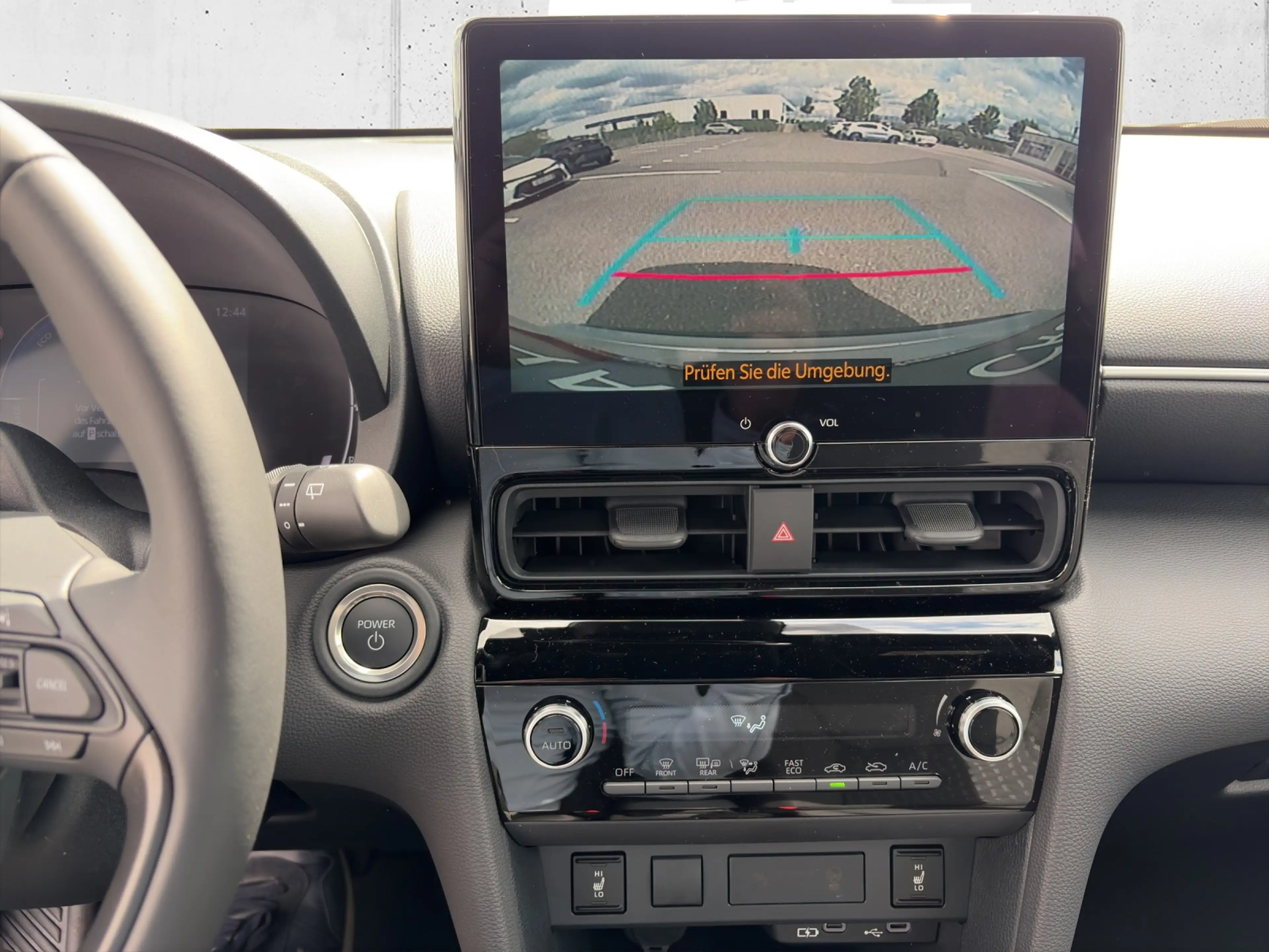 Toyota Yaris Cross HYBRID 2WD Active Drive Safety Paket 5t. — photo 3