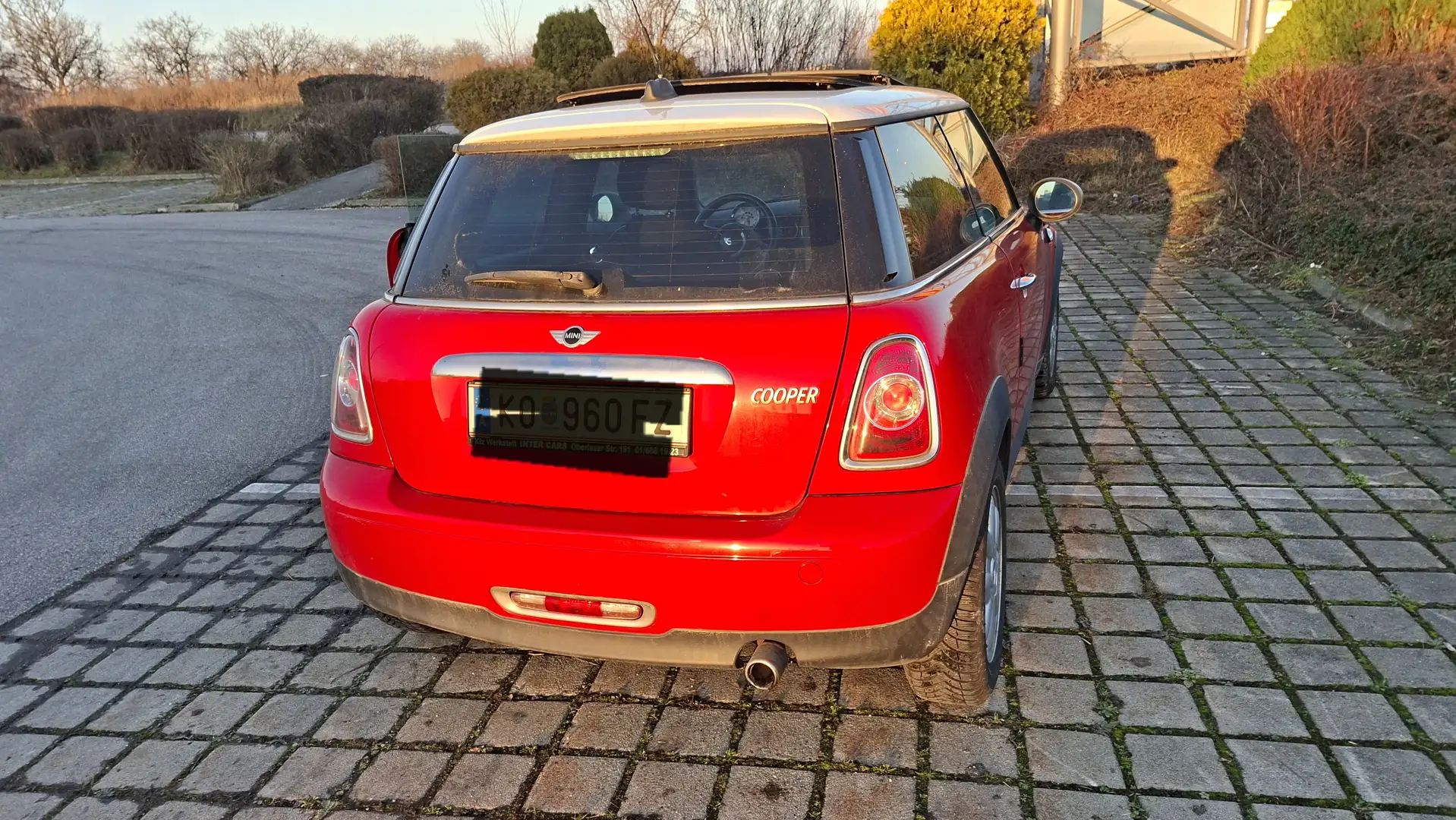 MINI Cooper C R56 Rot - 2