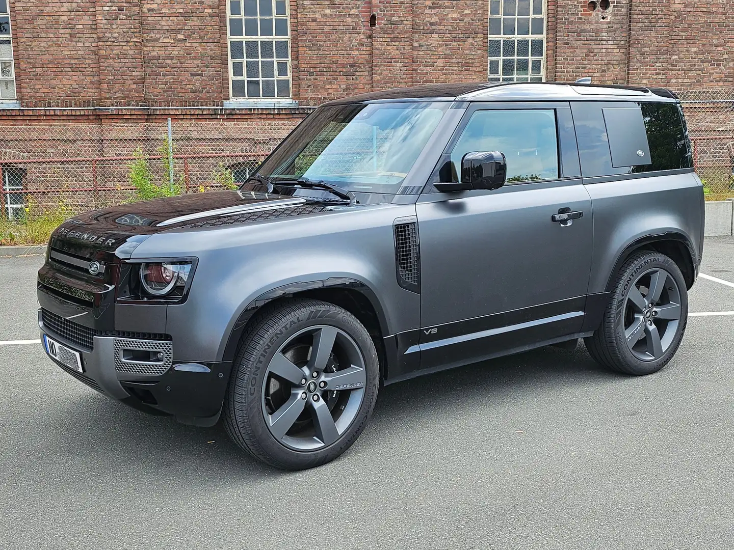 Land Rover Defender 90 P525 V8 Carpathian (NP 149 TEUR) siva - 1