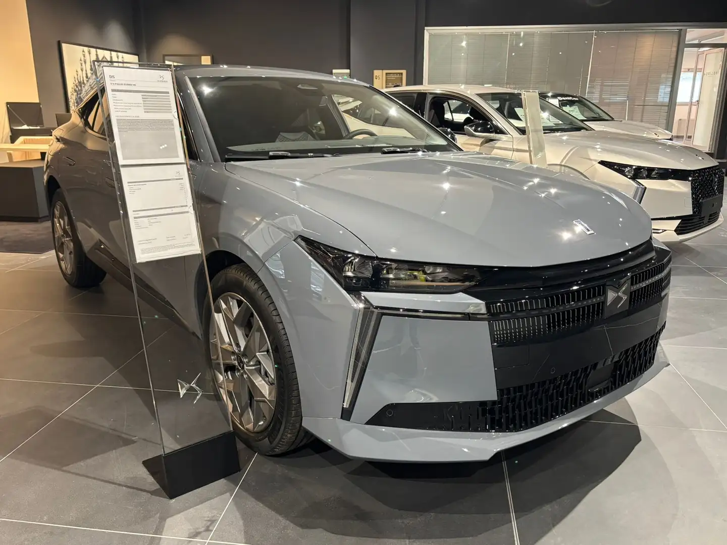 DS Automobiles N°4 N4 1.2 hybrid Pallas auto PROMO FREEDOM Gris - 2
