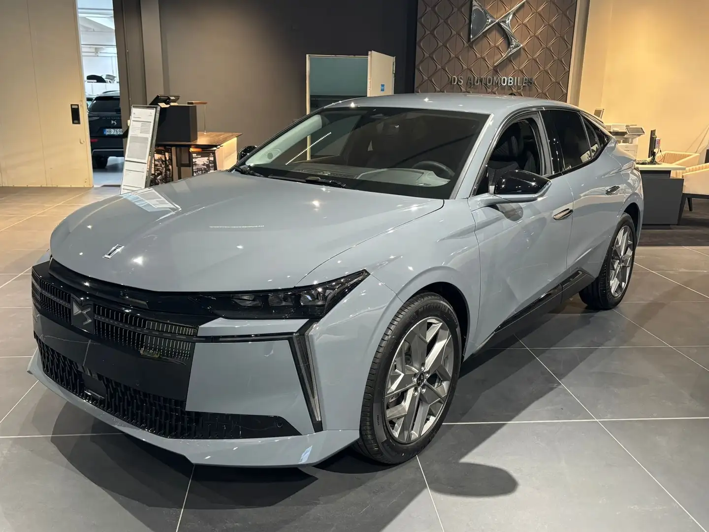 DS Automobiles N°4 N4 1.2 hybrid Pallas auto PROMO FREEDOM Gris - 1