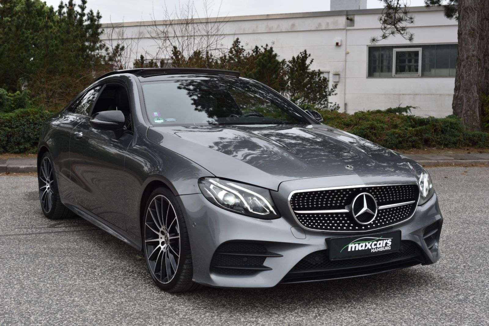 Second hand Mercedes Benz E-Class 300