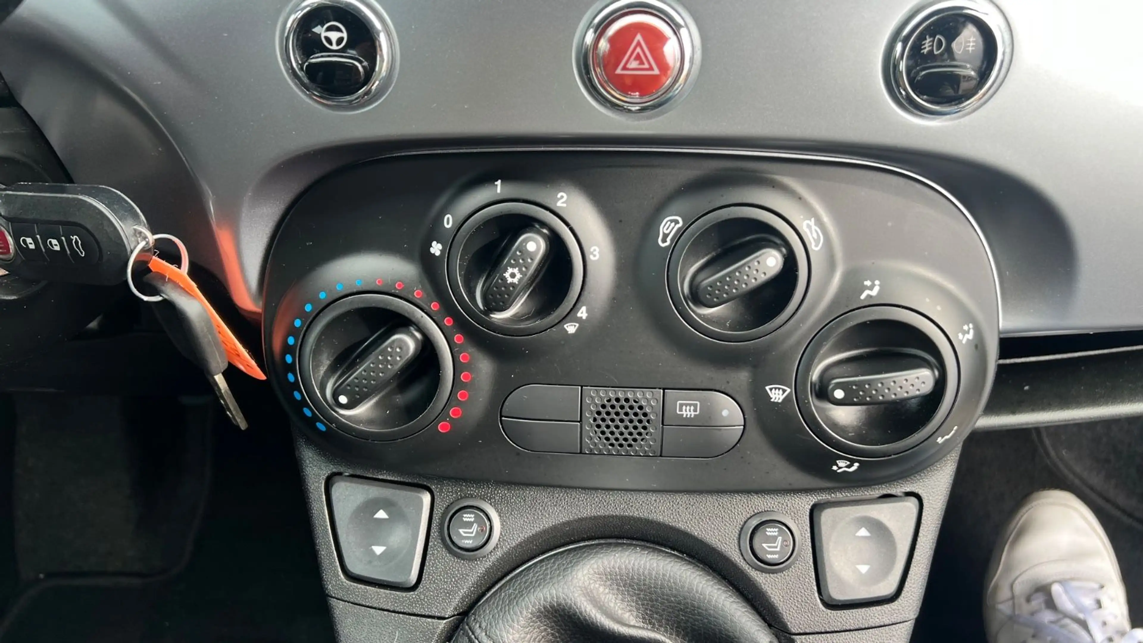 Fiat 500 /Leder/SHZ/PDC/1.Hand — photo 11