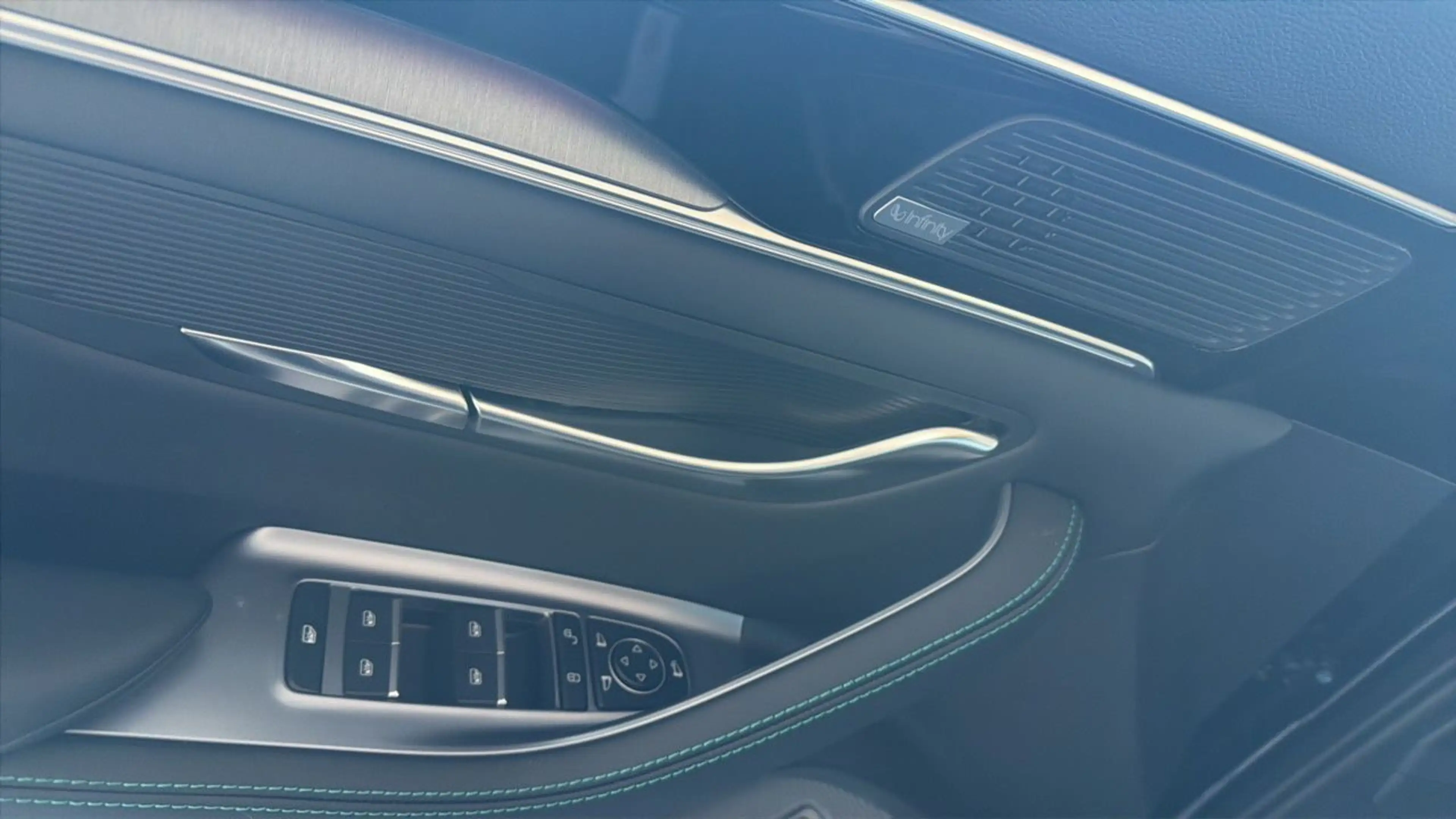 BYD Seal U DM-i Design AWD LED*LEDER*HEAD-UP*SKY*ASSIST*360- — photo 13