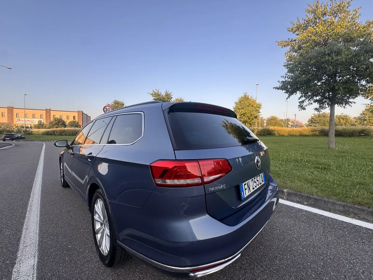 Volkswagen Passat Variant 2.0 tdi Business 150cv dsg 7m - 2