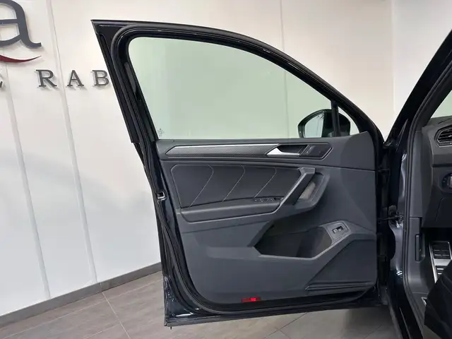 Volkswagen Tiguan view 6