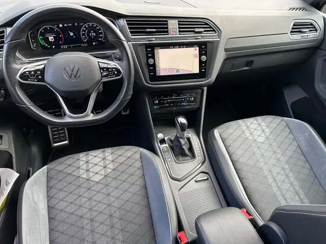 Volkswagen Tiguan view 13